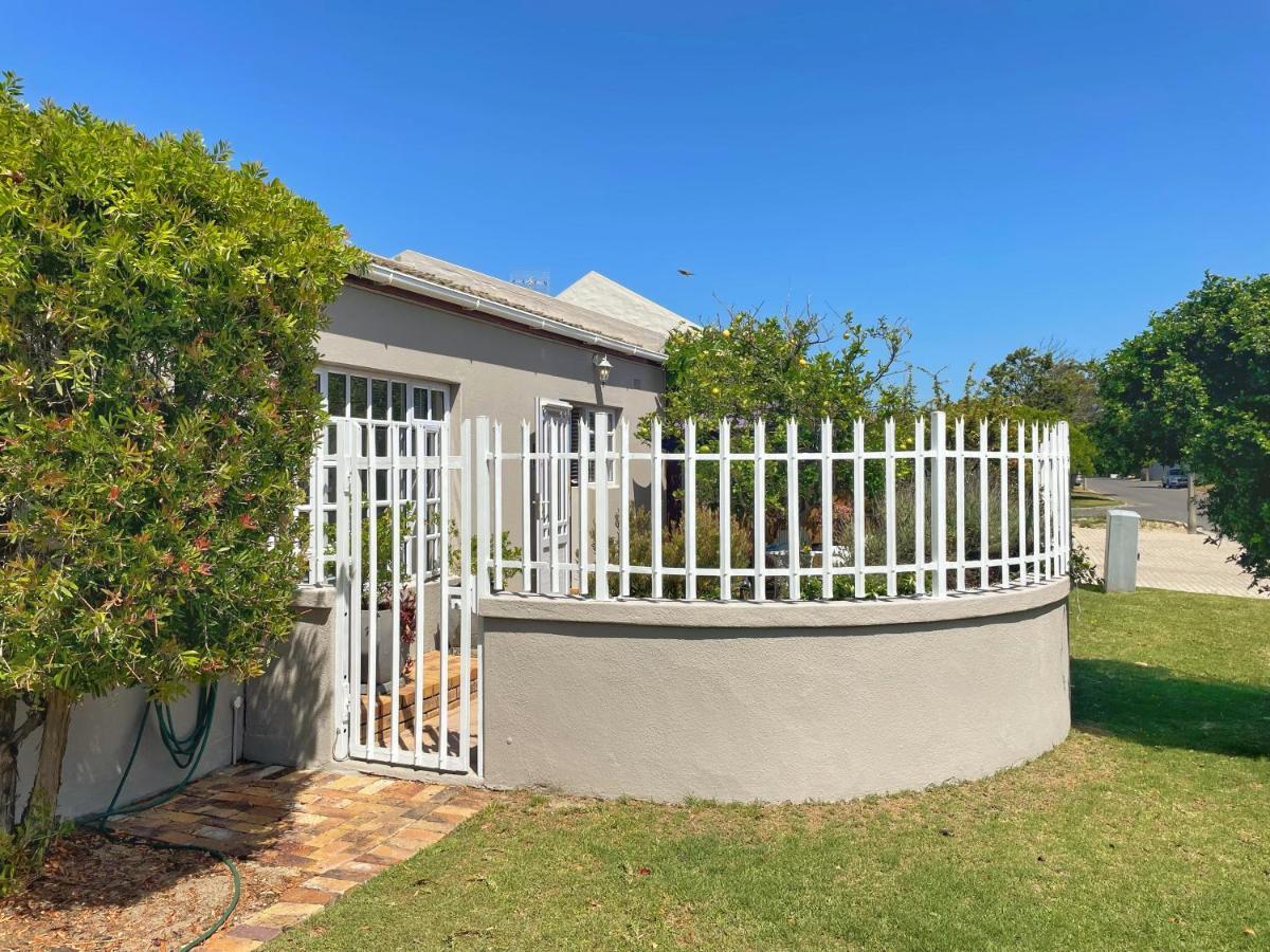 Lemon Tree Cottage Edgemead ภายนอก รูปภาพ
